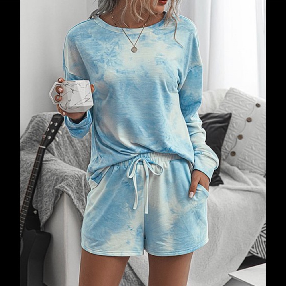 Tie-Dye Sweatshirt & Drawstring Shorts